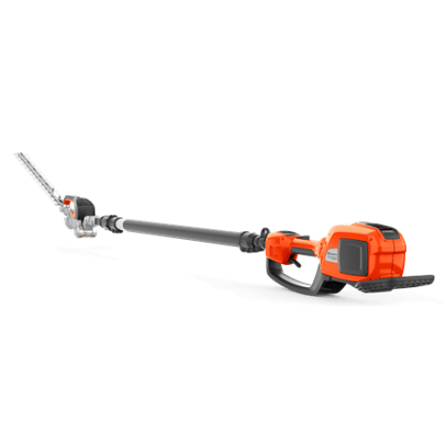 Battery operated pole hedge clearance trimmer